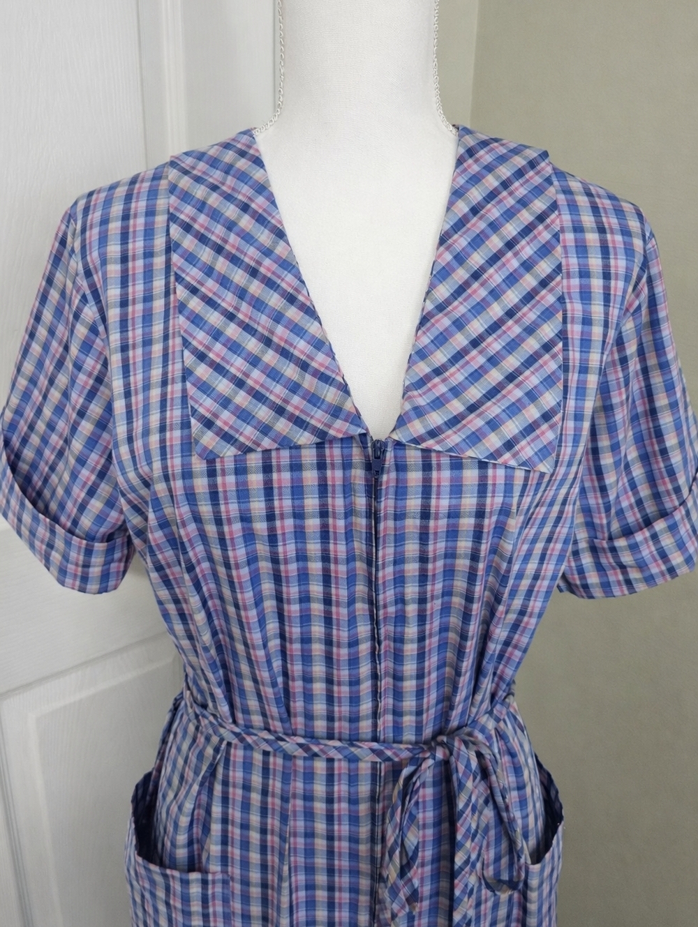 Vintage 80s 90s Plaid Cottagecore House Dress Zip Front Midi Tie Waist Pockets - Picture 2 of 9
